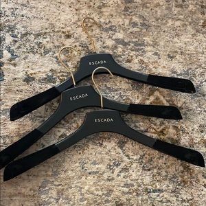 Escada slim felt jacket hangers